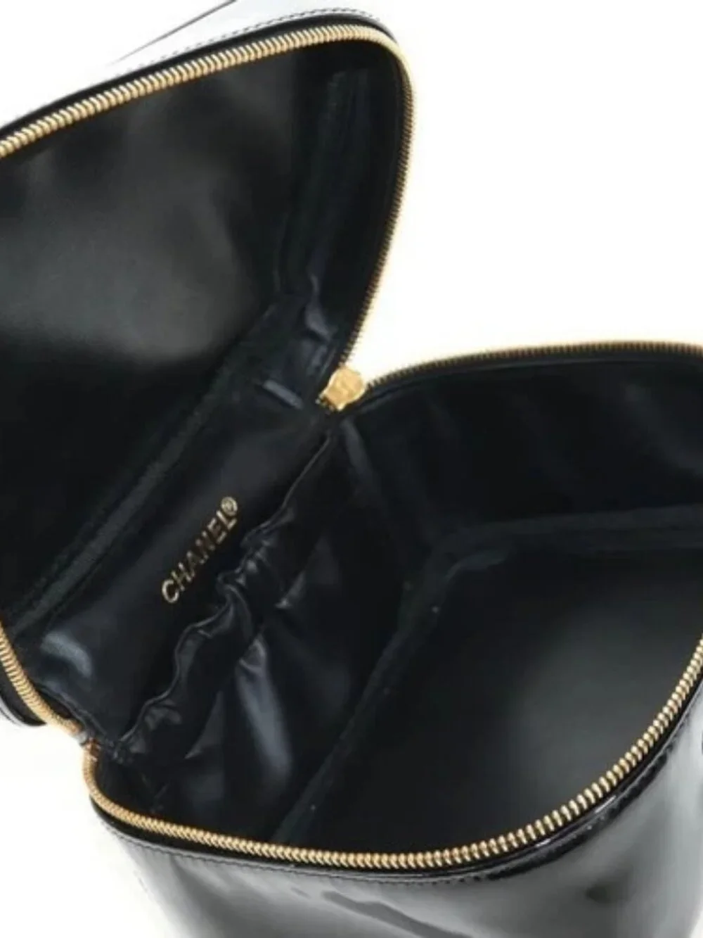 CHANEL Vanity Pouch Patent leather Black Gold CC Auth 136084